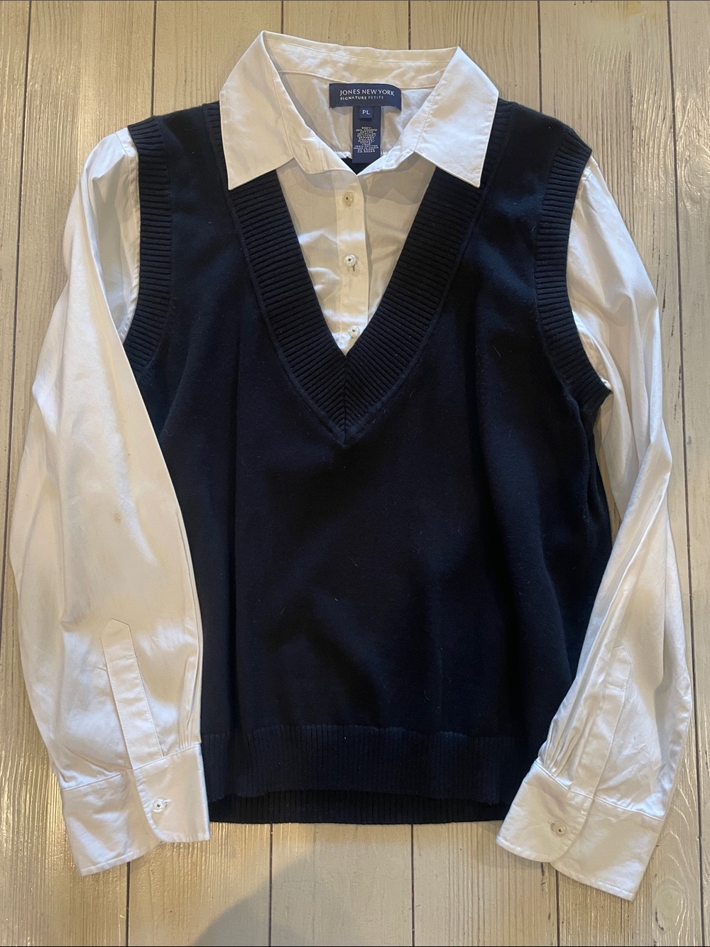 Jones New York Black V-Neck Sweater Vest